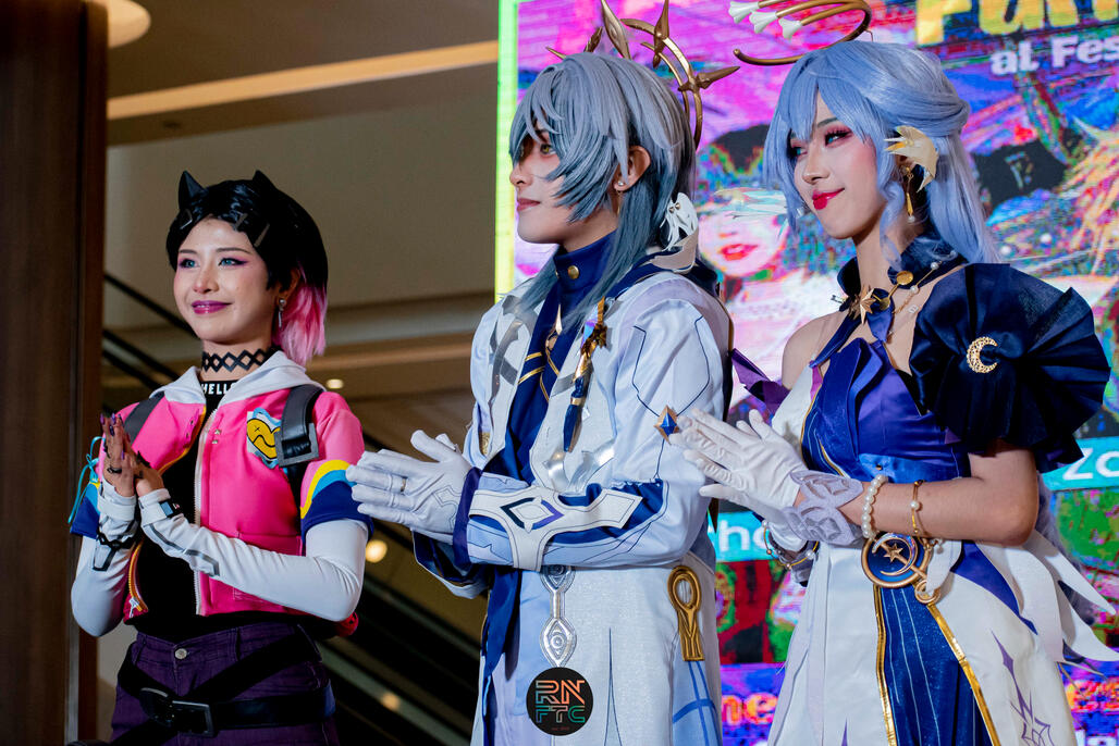 Ft. Charess, Roxanne & Zackt